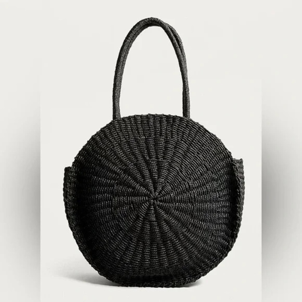 Urban Outfitters Large Round Straw Tote Bag Black NWT Minimalist Summer Coastal
